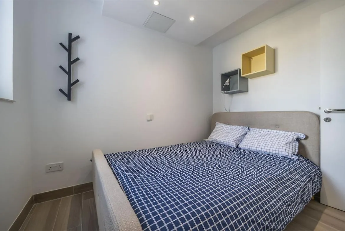 Deluxe Seaview Apartment Saint Julian's