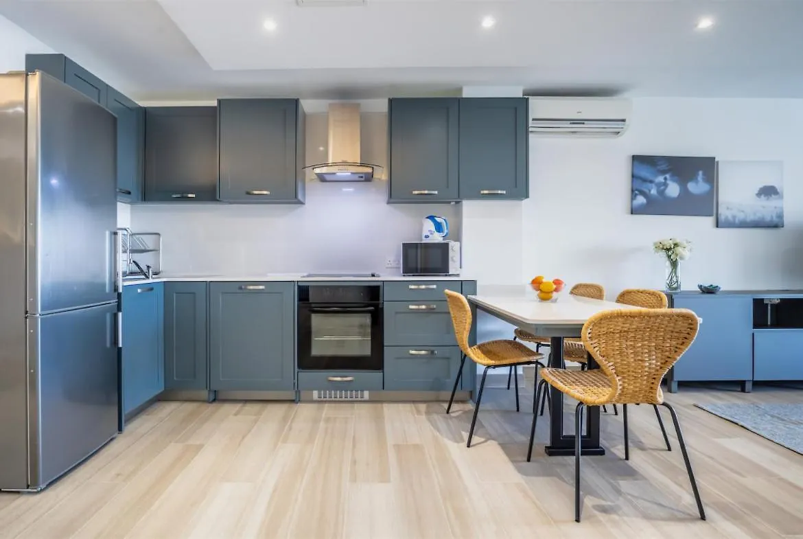 Deluxe Seaview Apartment Saint Julian's